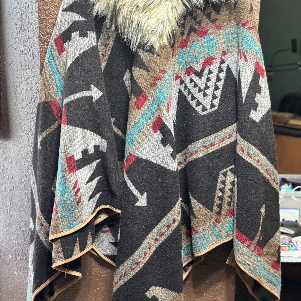 Tribal Pattern Poncho with Faux Fur Collar